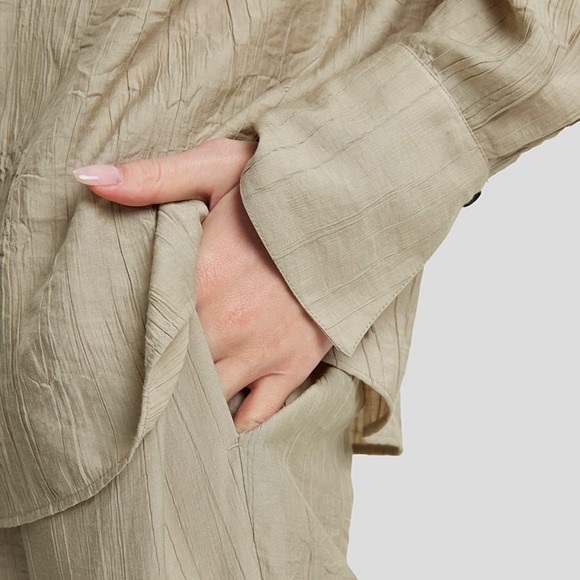 Crimped textured shirt and pants from Lattelier - Picture 3 of 16